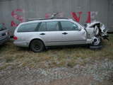 Mercedes E 210