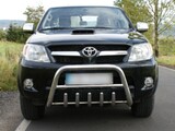 Toyota Hilux  Valorauta hampailla