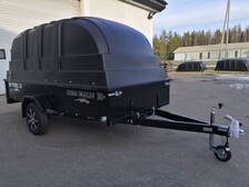 Tekno-Trailer 3300L-E Musta peräkärry
