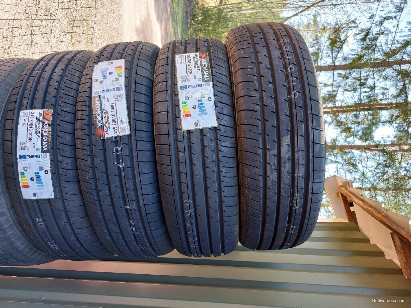 Yokohama BluEarth-XT(AE61) 2023 - 215/70 R16 Uudet! - Tyres