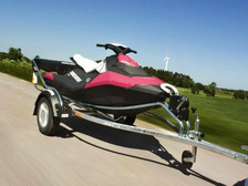 BRP Spark -vesijetin traileri click and go