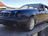 MERCEDES BENZ w210